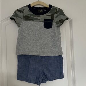 GAP baby | (6-12m) Camo and Gray Outfit One-piece